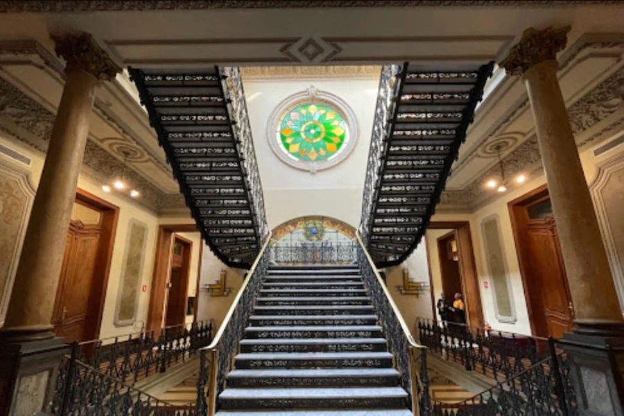 Interior do CCJF - Escadaria
